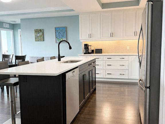 5th image of 505 Talbot St #1910