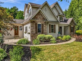 10719 Bartholomew Rd, Chagrin Falls, OH 44023