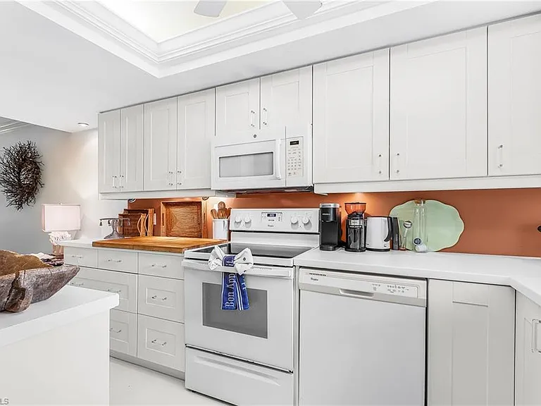 280 2nd Ave S #206 — Photo 7