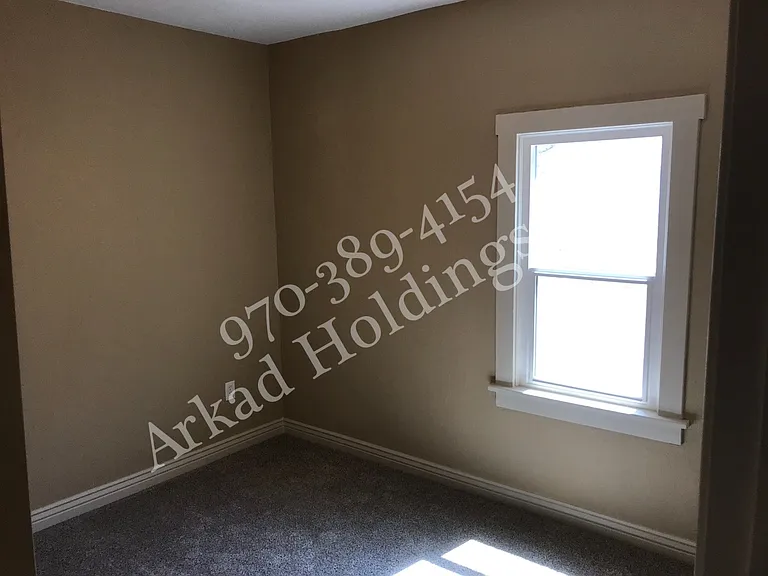 1015 S 4th St — Photo 10