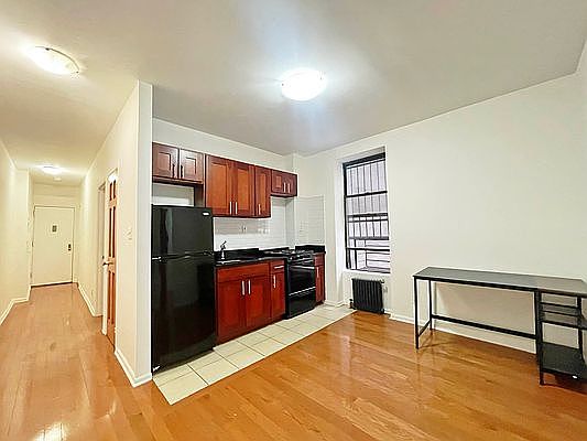 4th image of 332 E 15th St #2F