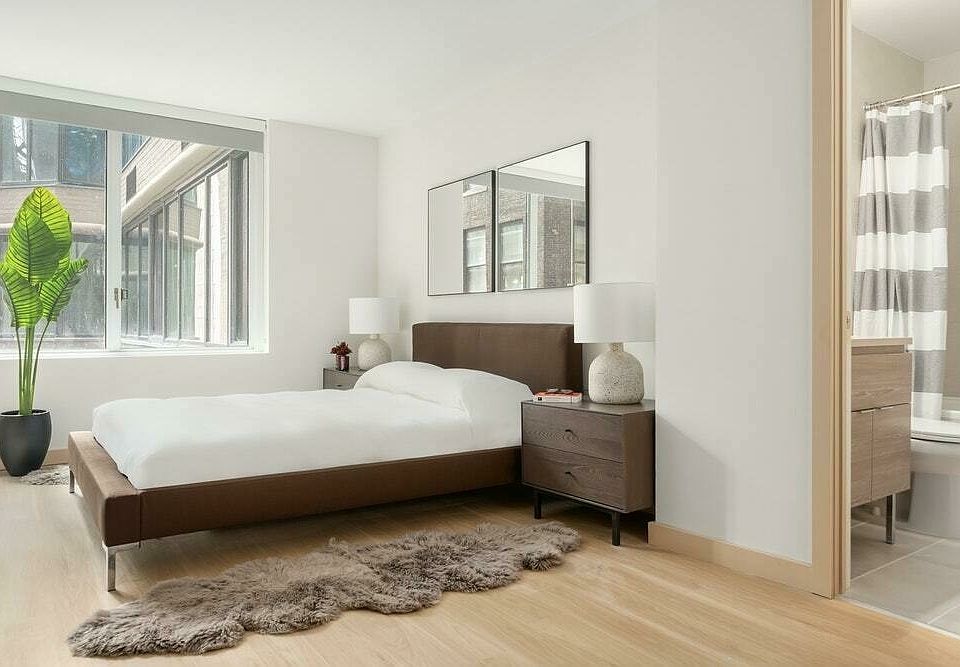 1st image of 70 W 37th St #1520
