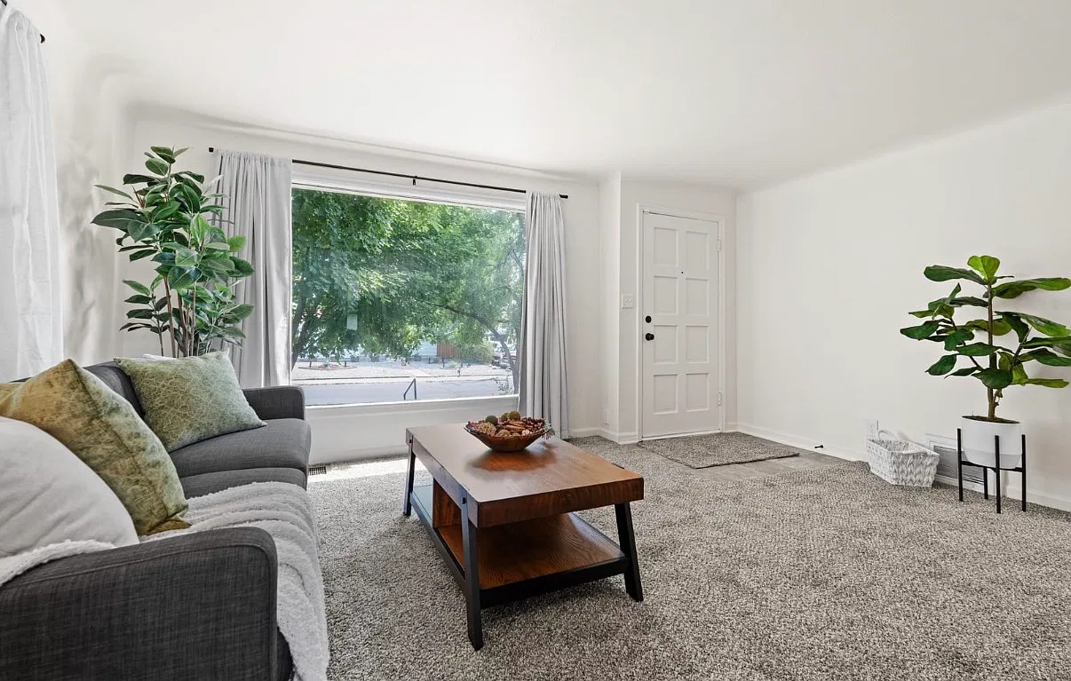 3 bed, 1452 sqft, $2,500 — Photo 2
