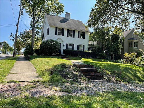 2nd image of 751 College Ave
