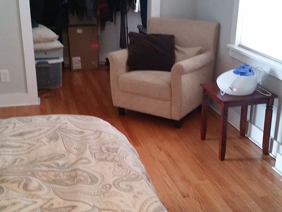 3rd image of 1513 N Claremont Ave #3