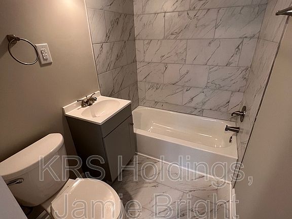 3rd image of 1114 N 32nd St #B