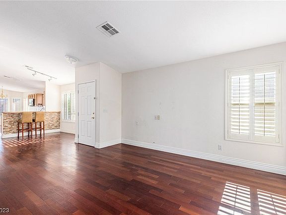 5th image of 1085 Dove Eagle Ct