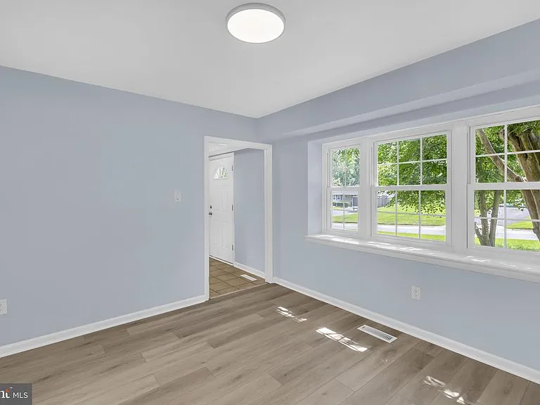 2807 Folsom Ln — Photo 9