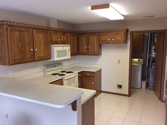 5th image of 7804 Meadowlark Ln N