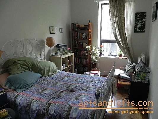 Rented by aptsandlofts.com | media 5