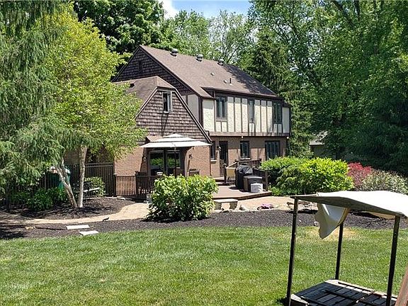 5th image of 1170 Hillcrest Dr