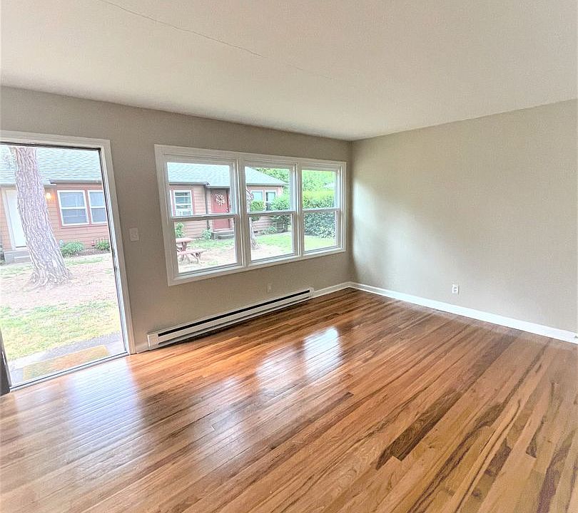 1st image of 1645-1649 N Killingsworth St #1647