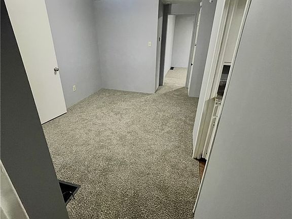 4th image of 503 Sumner St