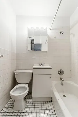 Rented by Bond New York | media 19