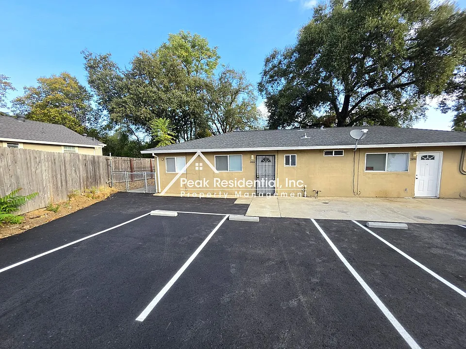 5912 Del Campo Ln