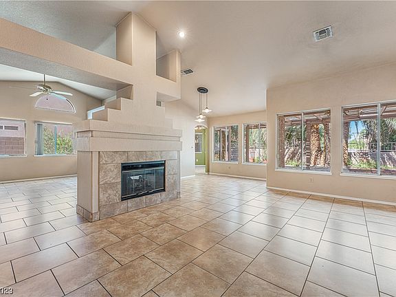 5th image of 1122 Pelican Lake Ln