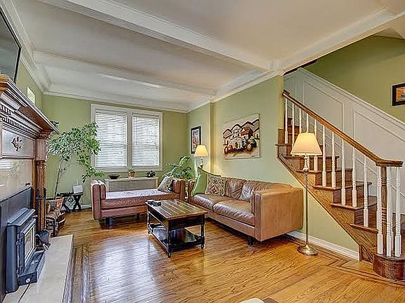4th image of 337 Rolling St