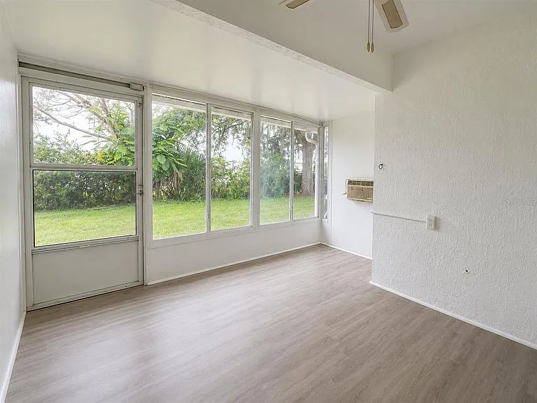 14426 Island Cove Dr — Photo 23