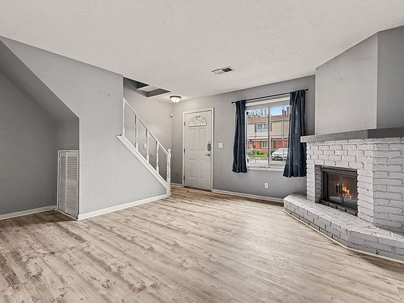 3rd image of 6963 Curtis Way