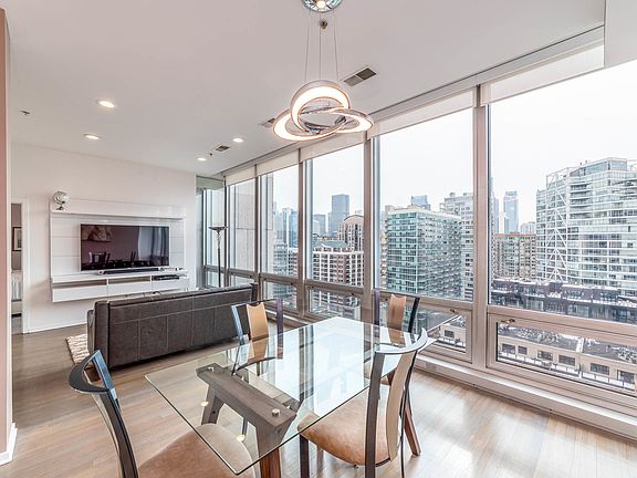 5th image of 500 W Superior St Unit 1311
