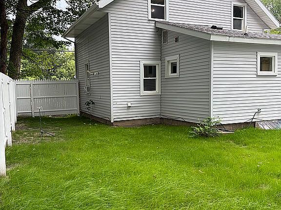 4th image of 232 Pokagon St