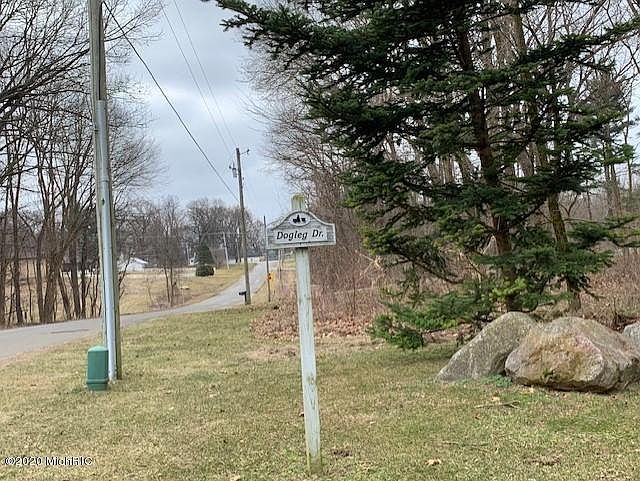 2nd image of Dogleg Dr