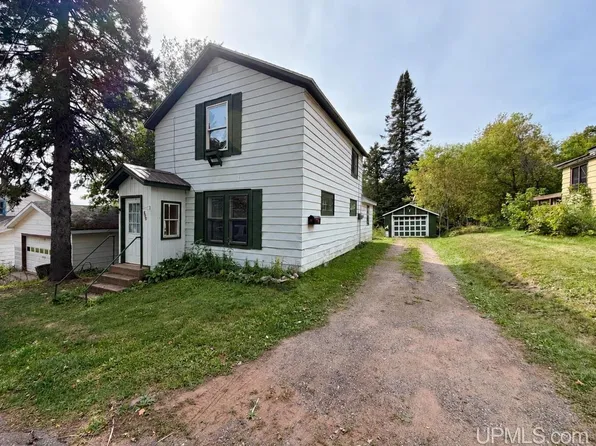 310 Excelsior St, Ishpeming, MI 49849