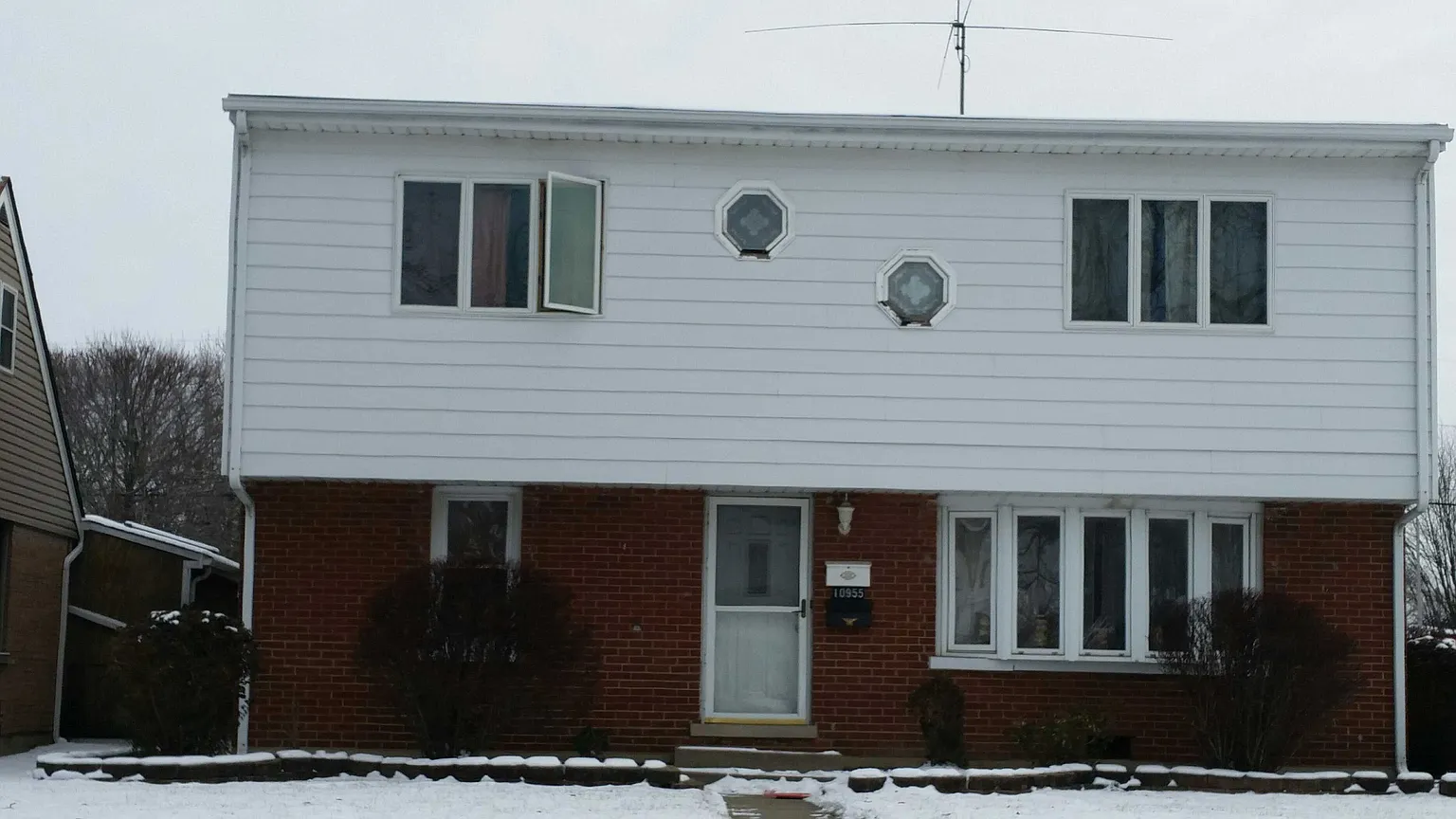 10955 McVicker Ave photo 1