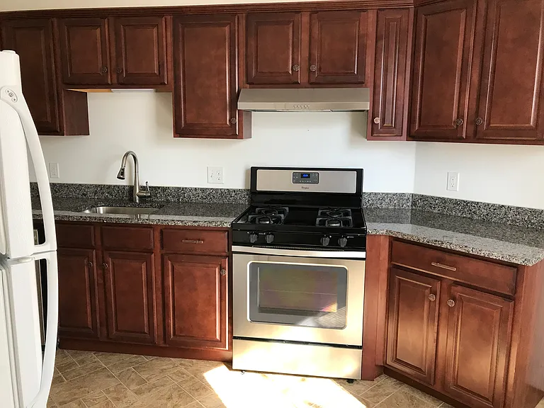 41 Central St #1 — Photo 4