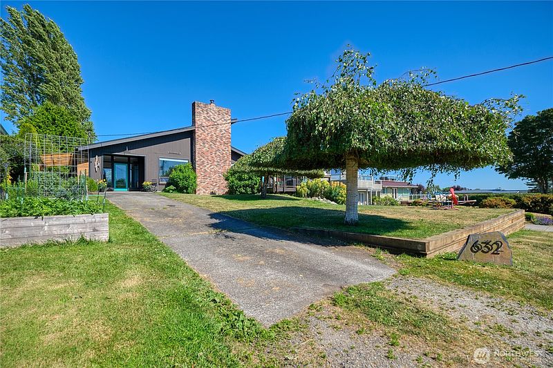 3rd image of 632 Highland Drive