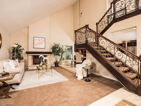 4th image of 1077 Freeport Ct