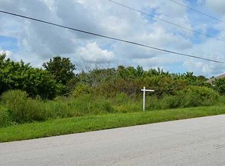 482 SE Essex Dr, Port Saint Lucie, FL 34984