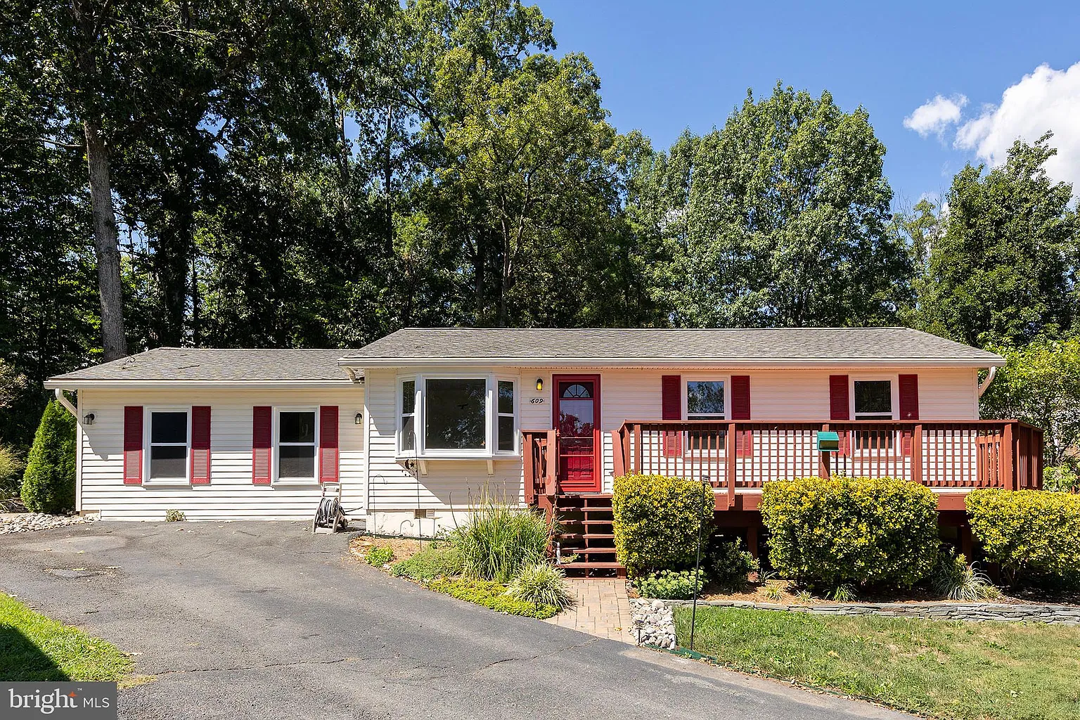 609 Rockbridge Dr SE photo 1