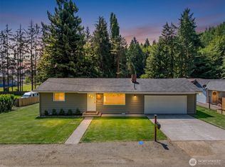 21 Maple Leaf St, Raymond, WA 98577