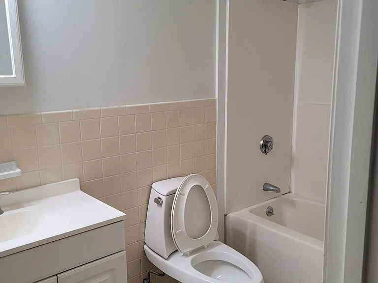 180 Main St #1 — Photo 7