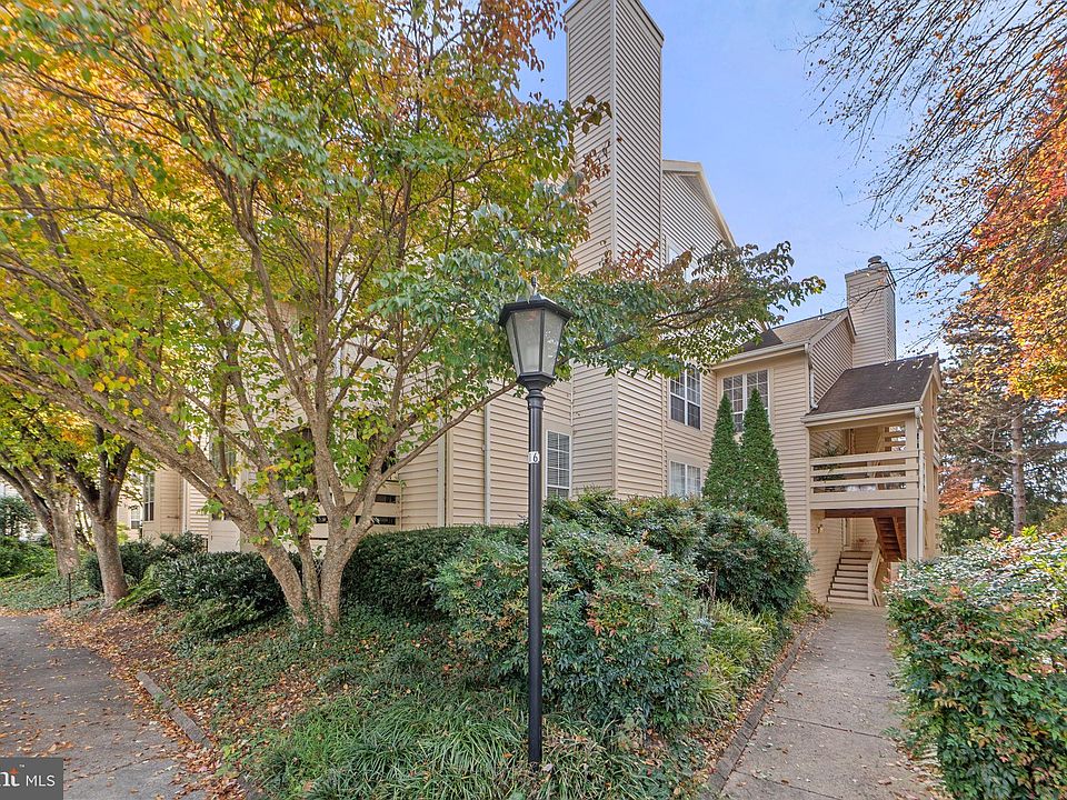 2nd image of 4561 Interlachen Ct APT H