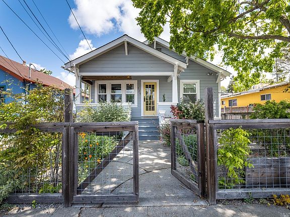 2nd image of 225 Vallejo Street