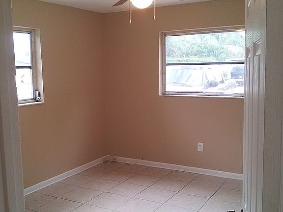 5th image of 3944 Pesiri Ln
