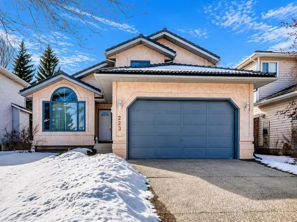 223 E Hawkstone Close NW, Calgary, AB T3G 3P3