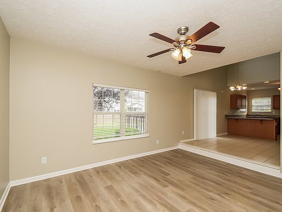 5th image of 2401 Foxtail Dr