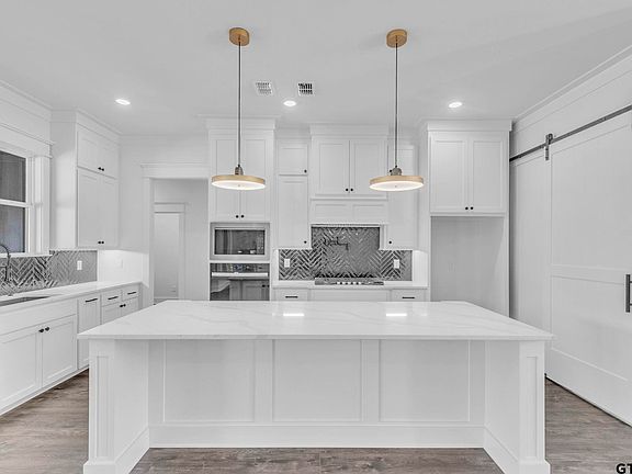5th image of 14674 Woodland Creek Dr