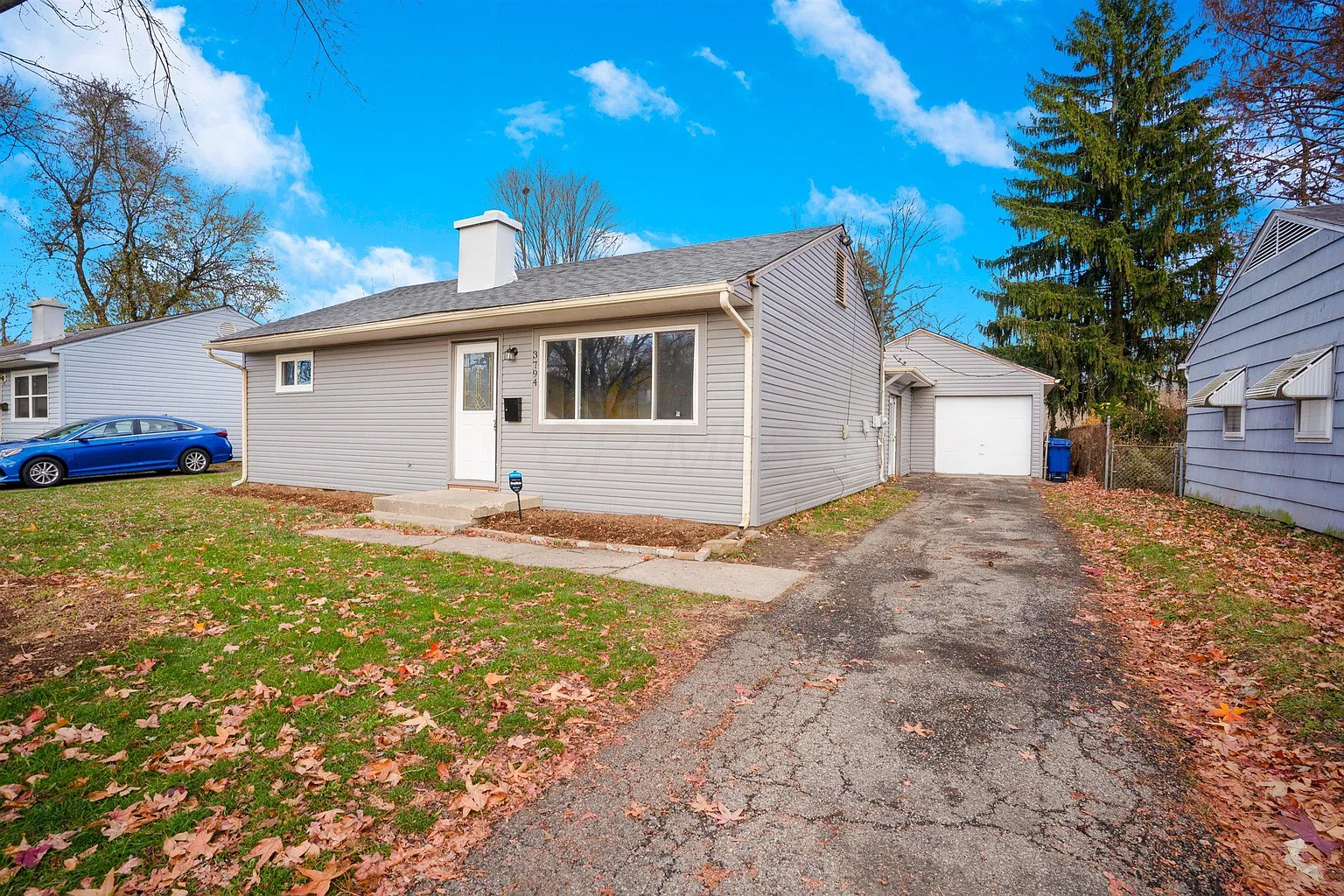 3794 Walmar Dr photo 1