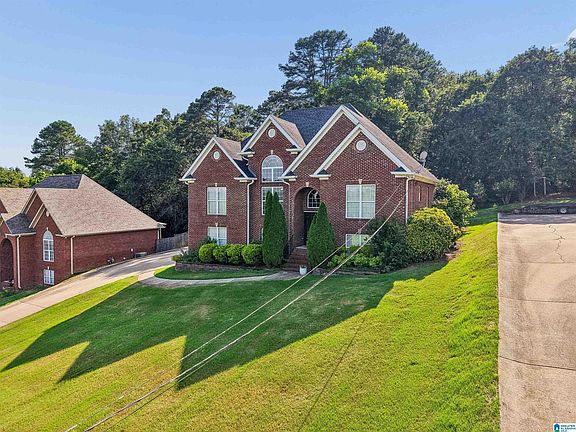 4th image of 1042 Meadows Ln