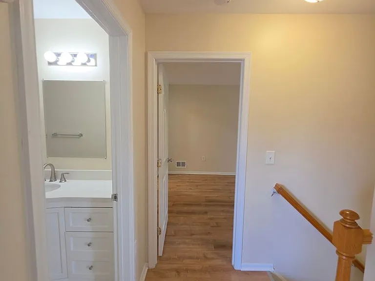 204 Barclay Ct — Photo 21