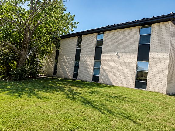 2nd image of 1710 Benttree Dr APT B