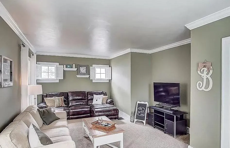 3 bed, 1.5 bath, 1640 sqft, $1,700 — Photo 2