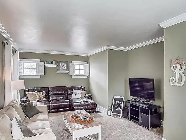 207 Greenlawn Ave — Photo 2