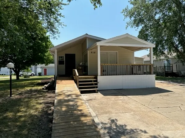 618 Bureau Ct, Mahomet, IL 61853