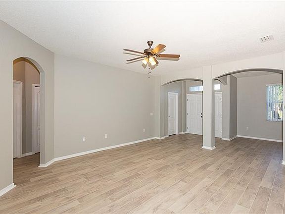 3rd image of 8395 Greystone Dr