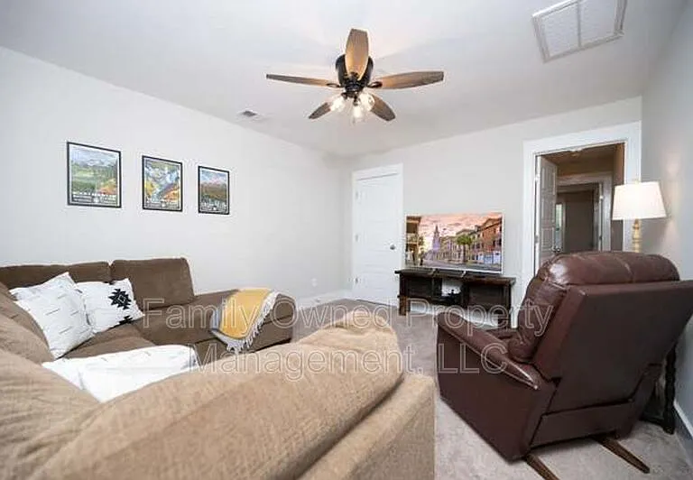 225 Whirlaway Dr — Photo 16